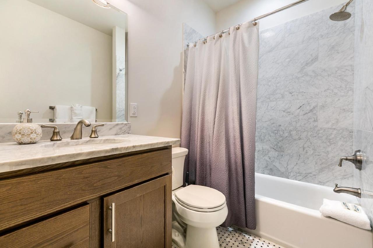 1 And 2 Bedroom Private Condos Steps Away From French Quarter New Orleans Eksteriør bilde