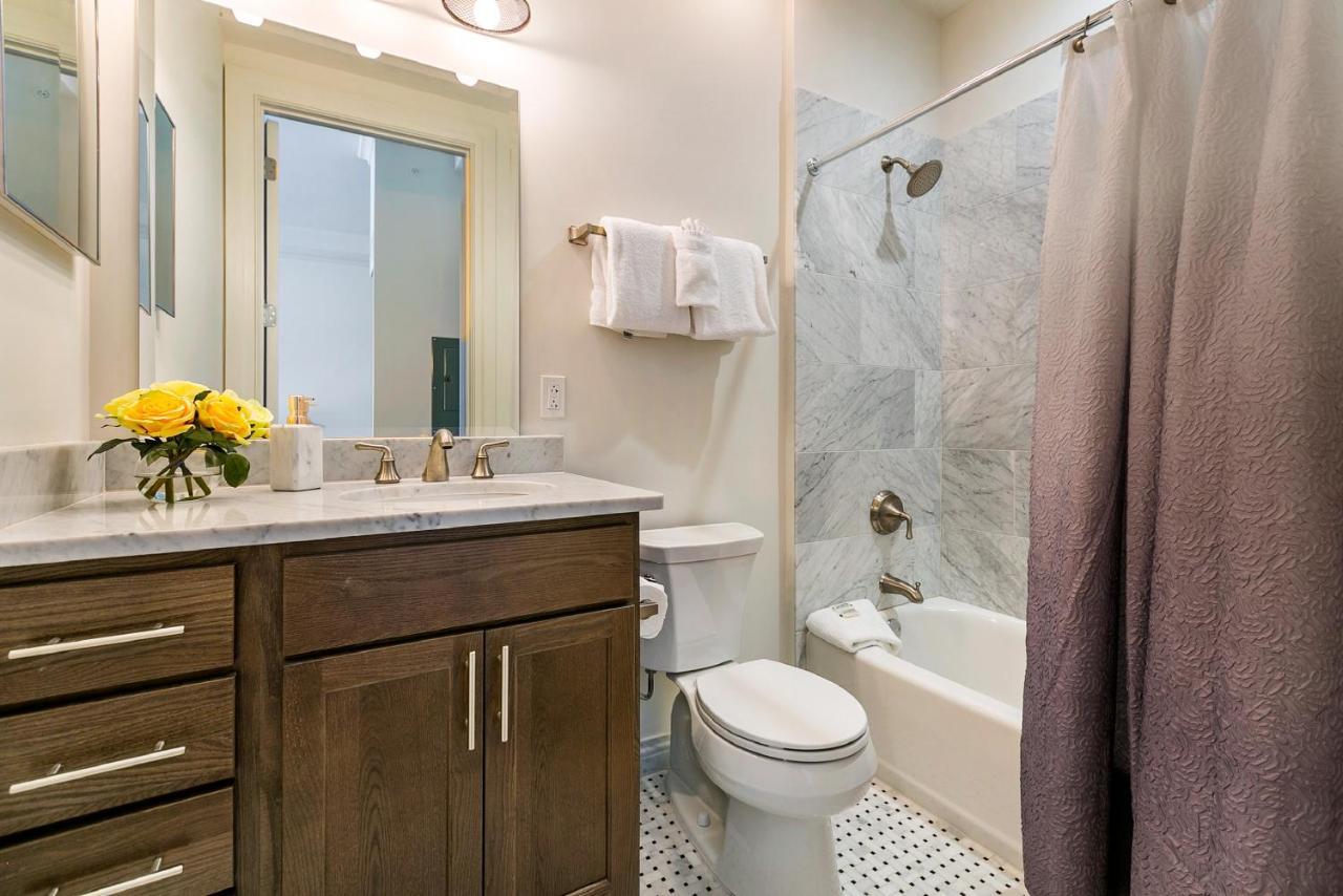 1 And 2 Bedroom Private Condos Steps Away From French Quarter New Orleans Eksteriør bilde