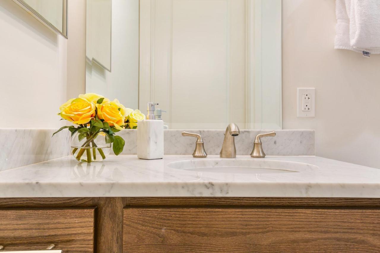 1 And 2 Bedroom Private Condos Steps Away From French Quarter New Orleans Eksteriør bilde